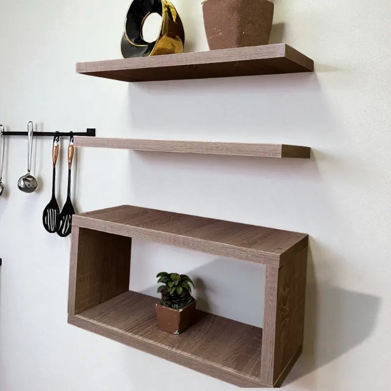 رفوف الحائط